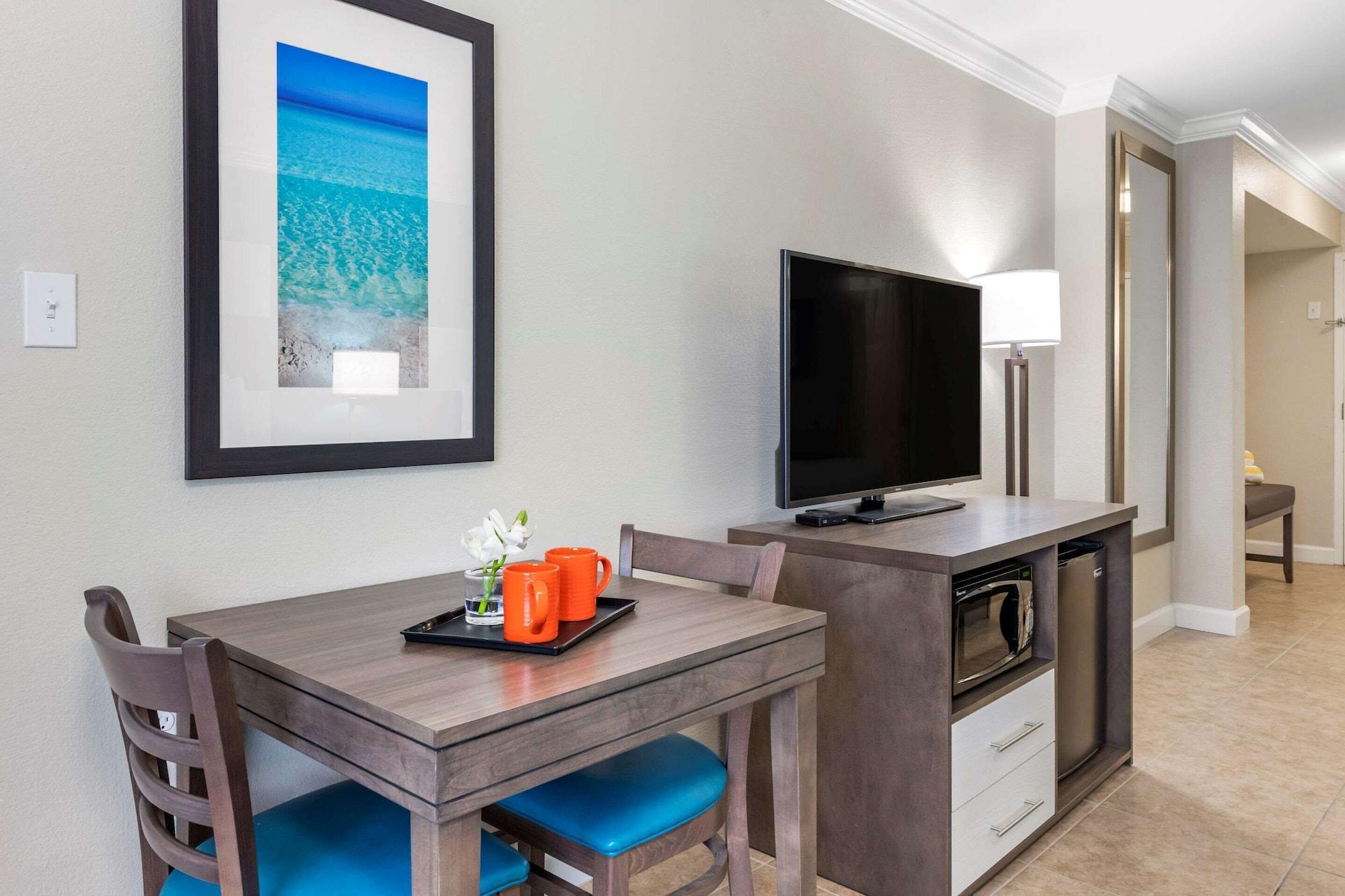 Comfort Inn & Suites Daytona Beach Oceanfront Esterno foto