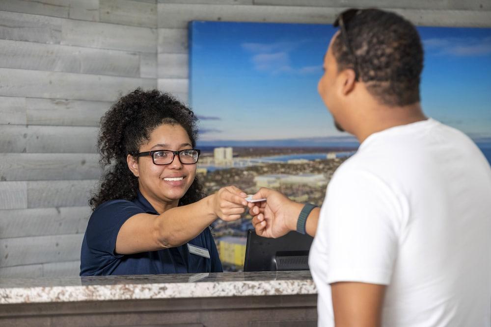 Comfort Inn & Suites Daytona Beach Oceanfront Esterno foto