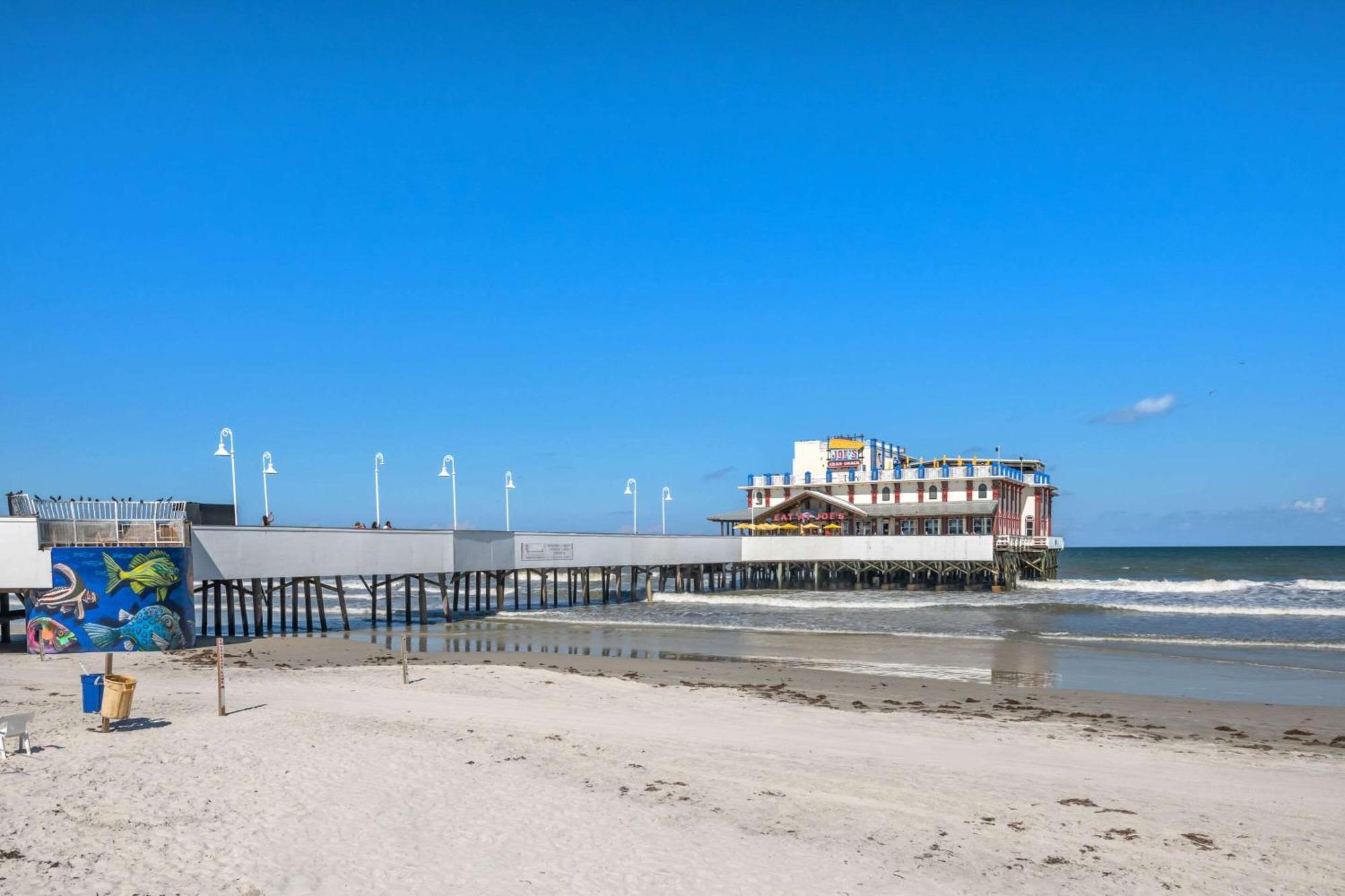 Comfort Inn & Suites Daytona Beach Oceanfront Esterno foto