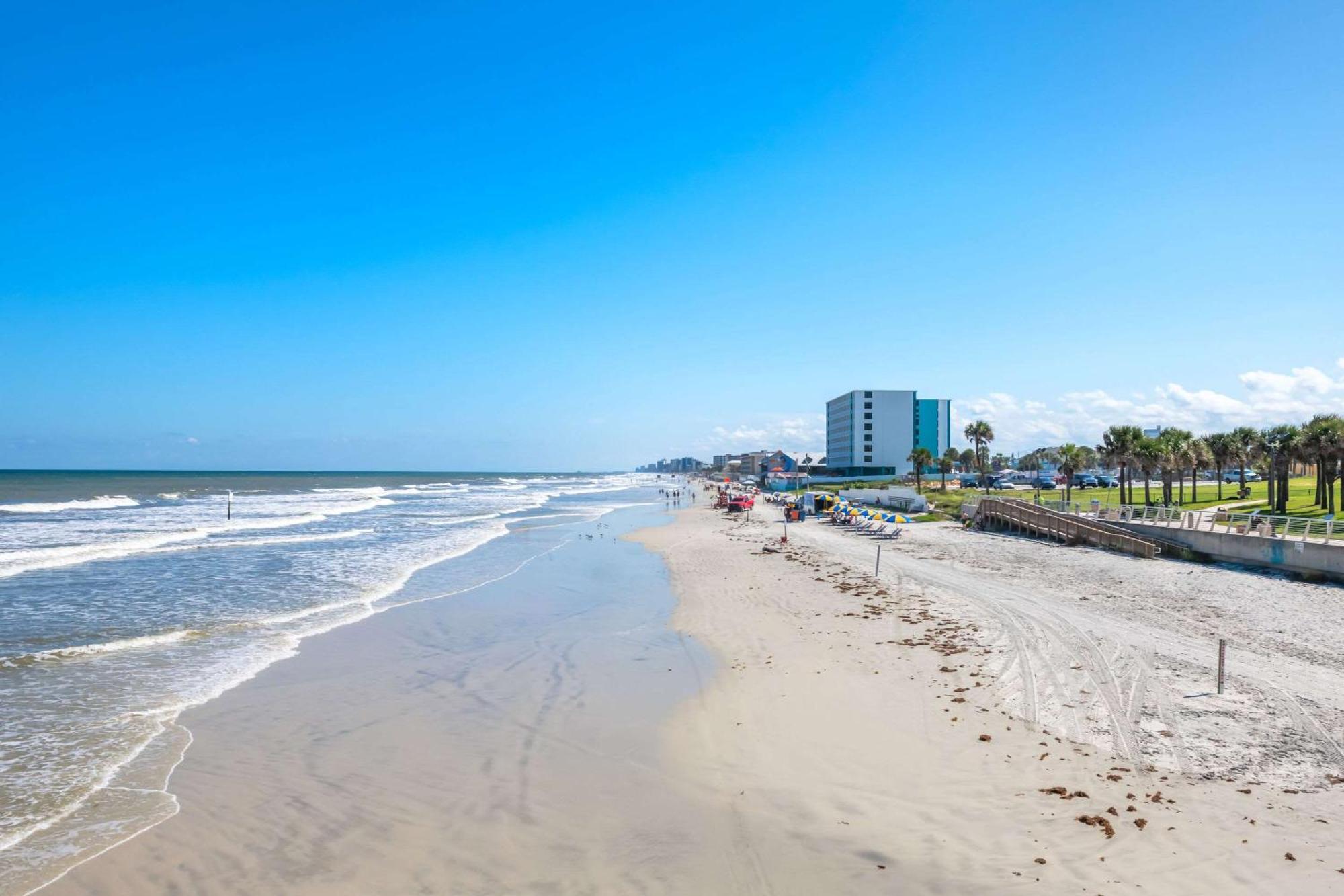 Comfort Inn & Suites Daytona Beach Oceanfront Esterno foto