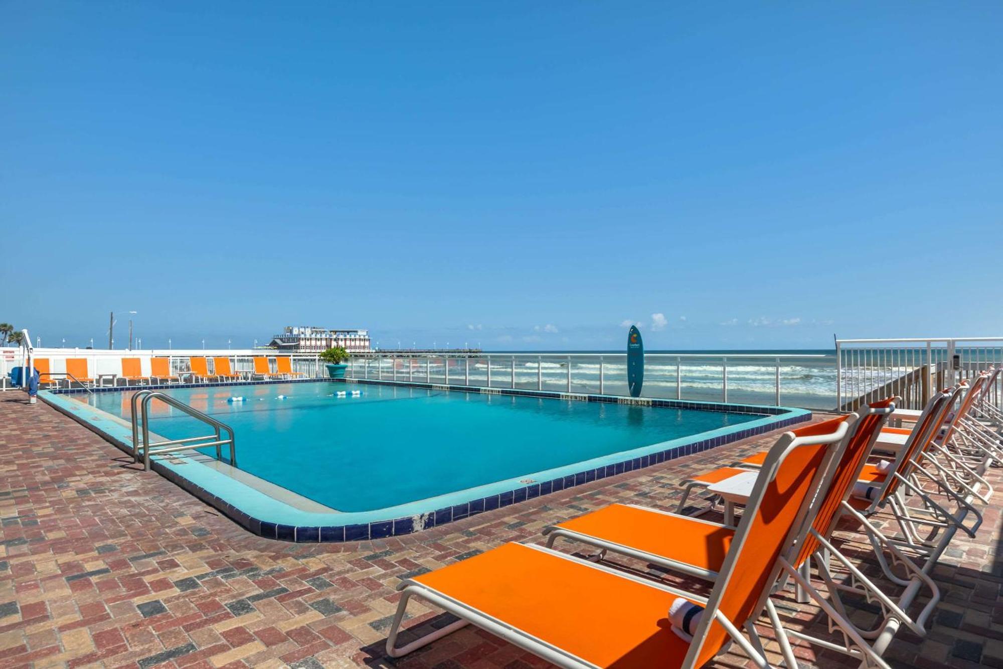 Comfort Inn & Suites Daytona Beach Oceanfront Esterno foto