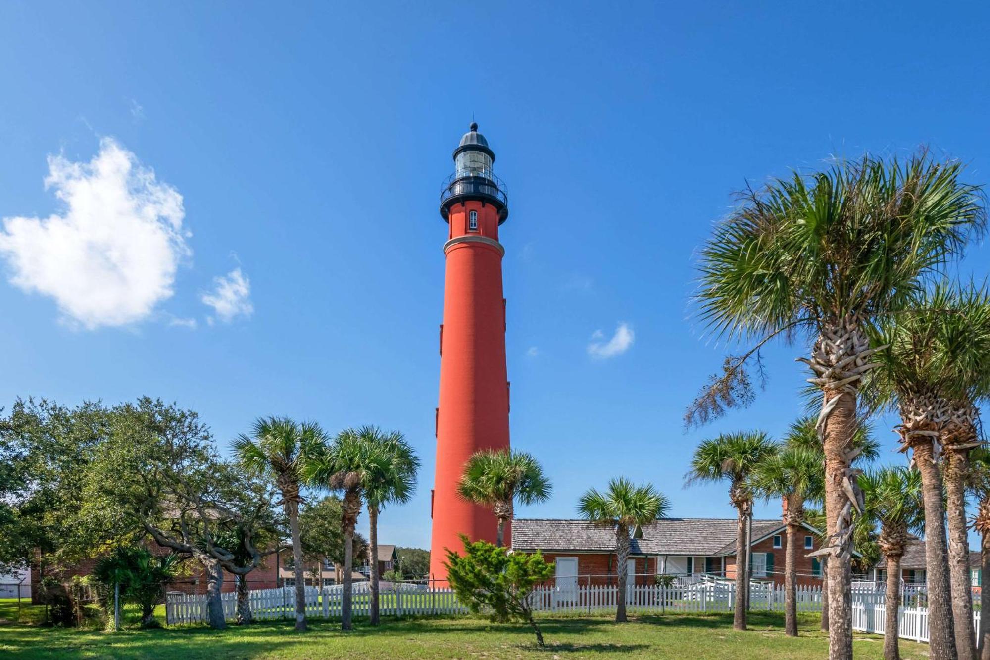 Comfort Inn & Suites Daytona Beach Oceanfront Esterno foto