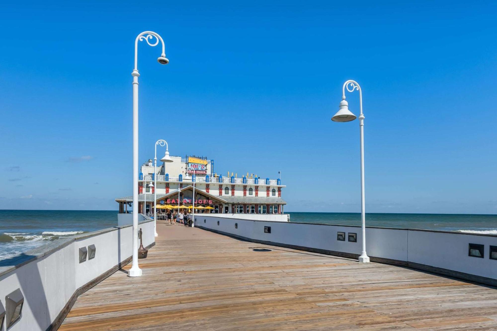 Comfort Inn & Suites Daytona Beach Oceanfront Esterno foto