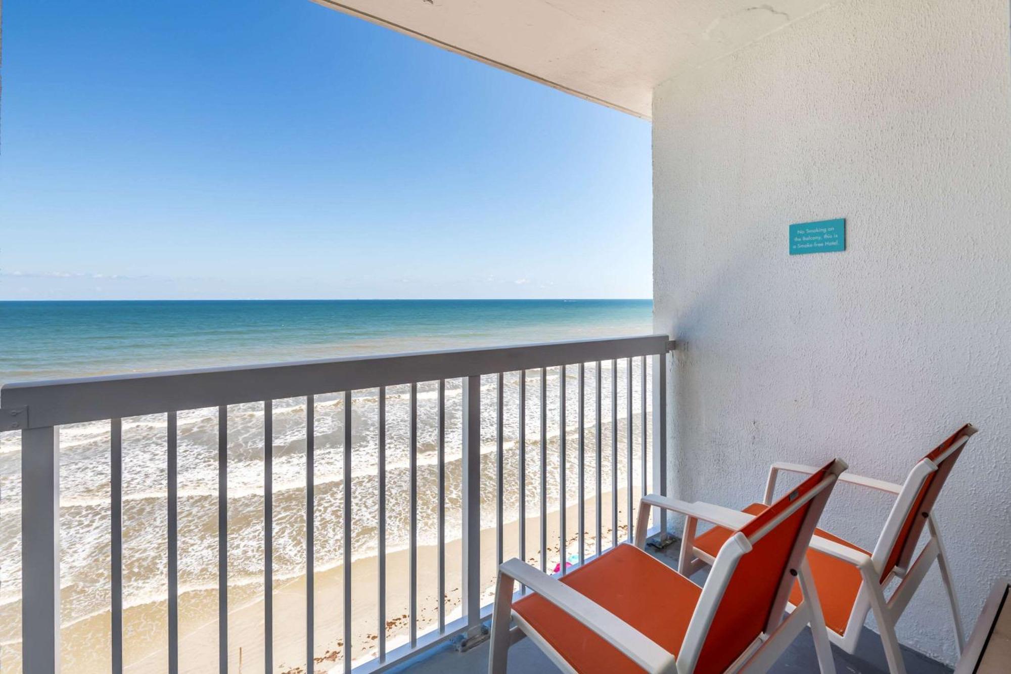Comfort Inn & Suites Daytona Beach Oceanfront Esterno foto