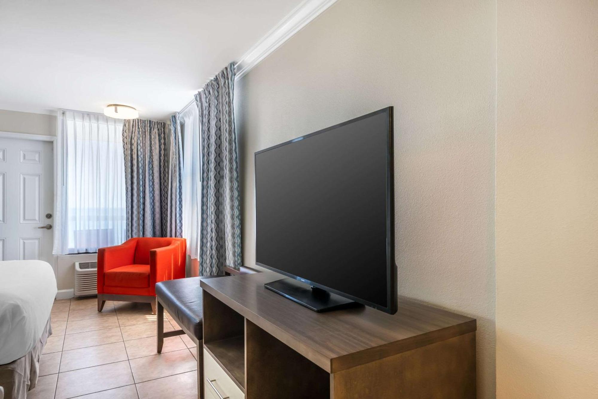 Comfort Inn & Suites Daytona Beach Oceanfront Esterno foto